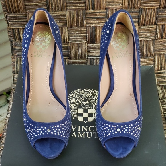 Vince Camuto - Picture 4 of 9